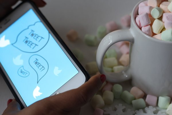 Come può l'analisi del sentiment su Twitter migliorare la strategia di marketing per un lancio di prodotto?