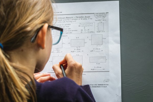 Come utilizzare il gioco degli scacchi per migliorare le capacità logico-matematiche nei bambini delle scuole elementari?